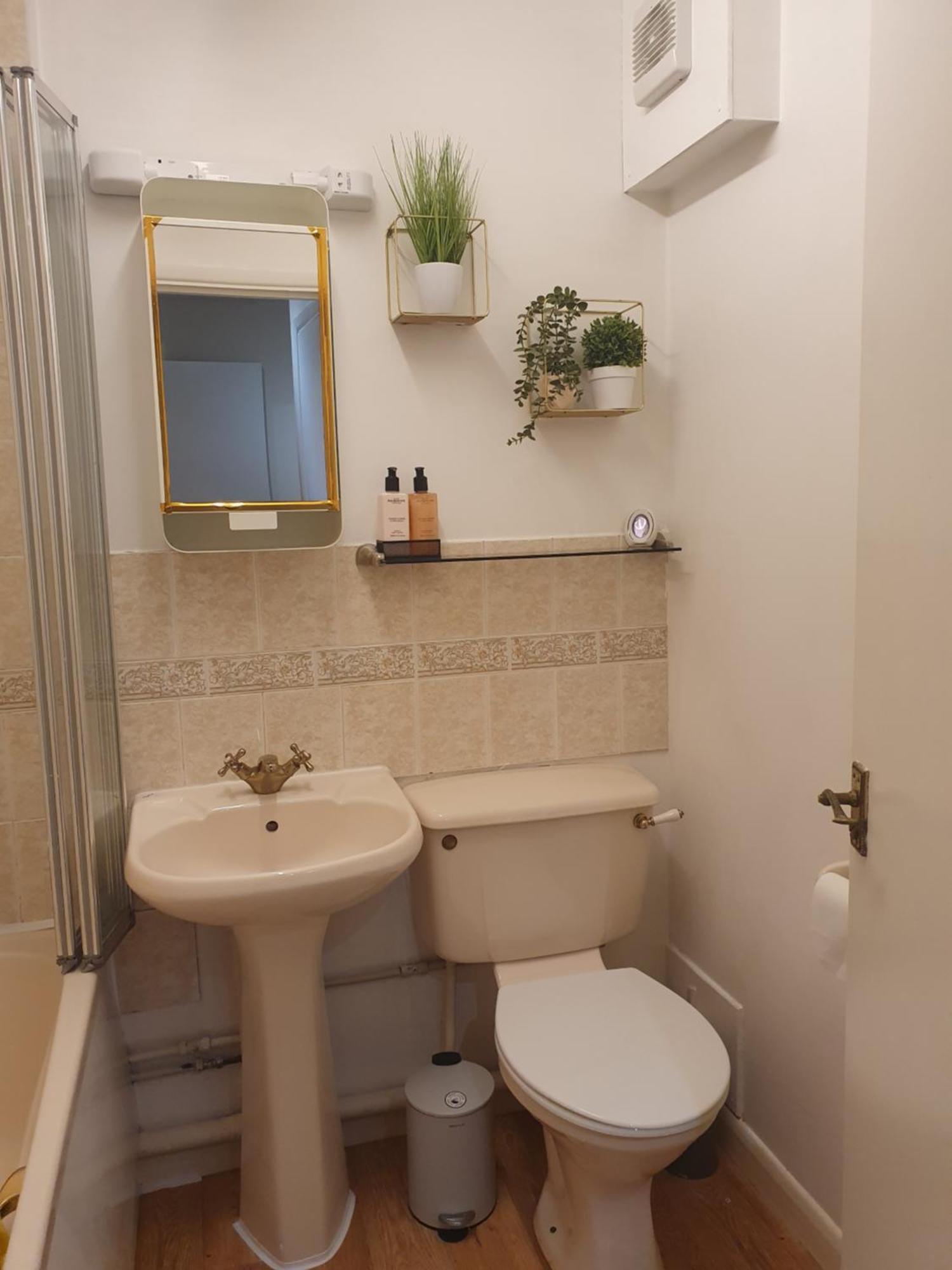 Lovely 1Bedrood Apartment Гильдфорд Экстерьер фото