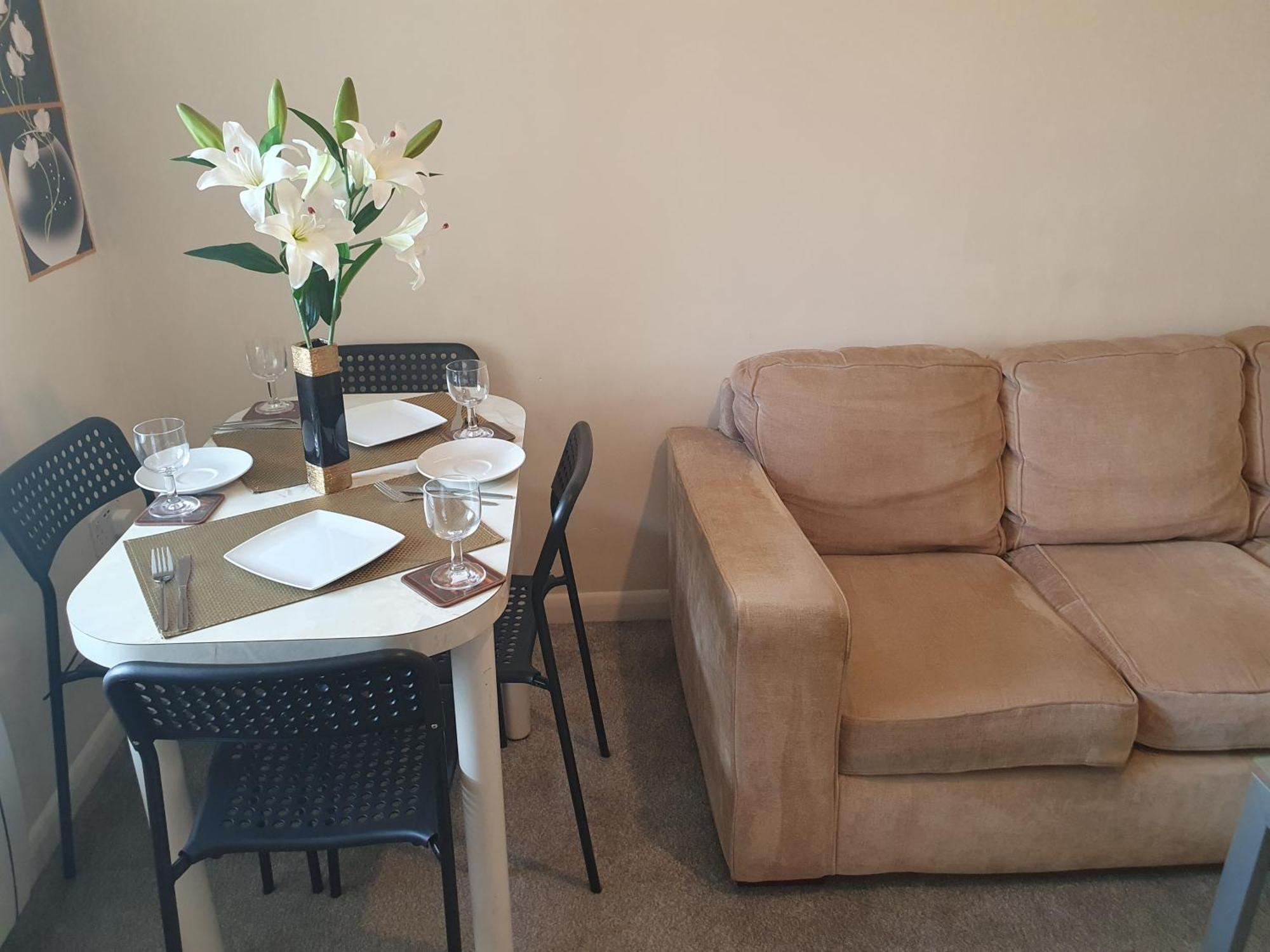Lovely 1Bedrood Apartment Гильдфорд Экстерьер фото