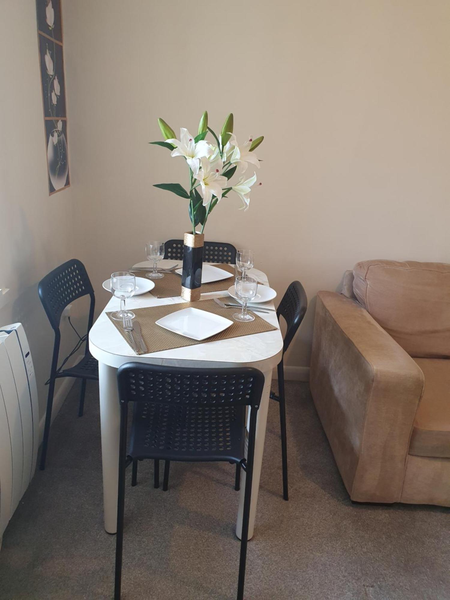 Lovely 1Bedrood Apartment Гильдфорд Экстерьер фото